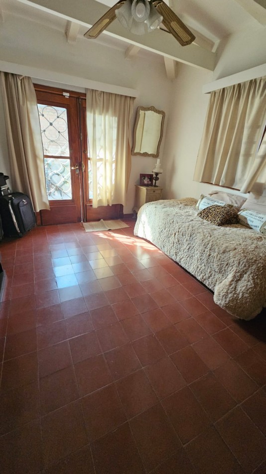 Casa 5 dormitorios en Barrio Cerro Chico, Cordoba Capital.