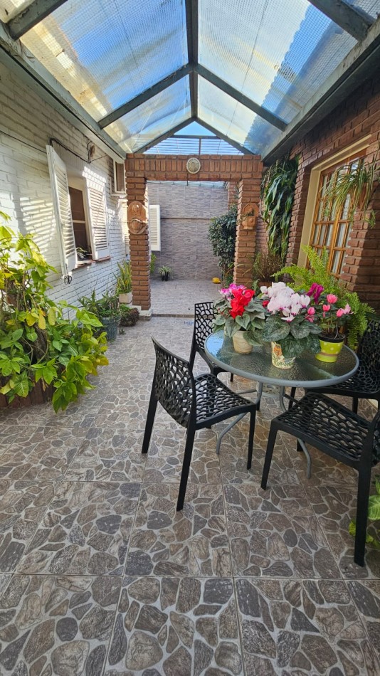 Casa 5 dormitorios en Barrio Cerro Chico, Cordoba Capital.