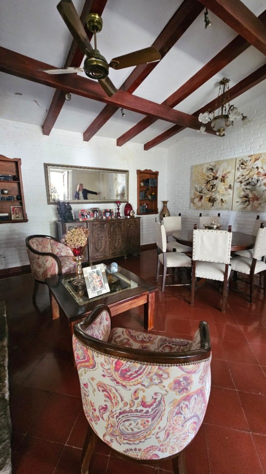 Casa 5 dormitorios en Barrio Cerro Chico, Cordoba Capital.